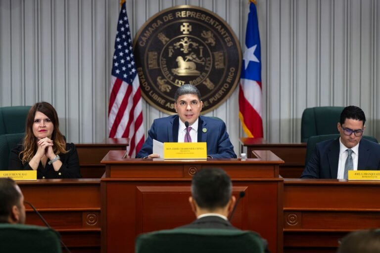 La fecha límite para que ambas cámaras legislativas aprueben el plan de gastos es este viernes, 5 de junio