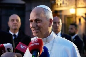 Las renovadas críticas del presidente por Irán y la inmigración complican la visita diplomática de Marco Rubio al Vaticano