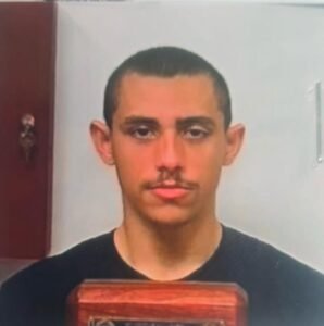 La última vez que Axcel Merle Méndez fue visto salía de su hogar a solicitar empleo en un supermercado de Mayagüez