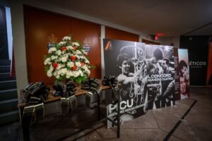 La franquicia de los Atléticos, donde comenzó la histórica carrera del exbaloncelista, recordó su legado con un homenaje cargado de emoción en el Coliseo Arquelio Torres Ramírez