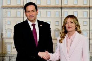 El secretario de Estado de Estados Unidos llamó a la acción buscando mejorar las relaciones con Italia y la Santa Sede