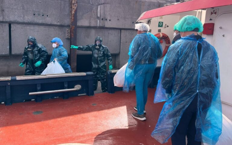 Las personas de nacionalidad española a bordo del MV Hondius serán trasladadas de Tenerife a Madrid, donde pasarán a un hospital militar