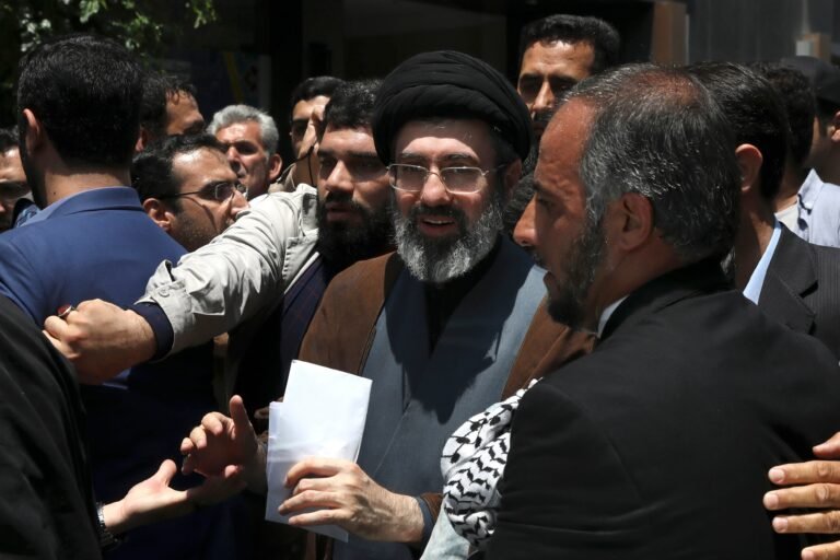 El nuevo líder supremo resultó herido en el bombardeo israelí-estadounidense que cobró las vidas de su esposa y su padre