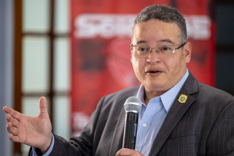 El secretario Víctor Ramos enfatizó que se trata de un virus altamente contagioso, pero que no suele ser letal