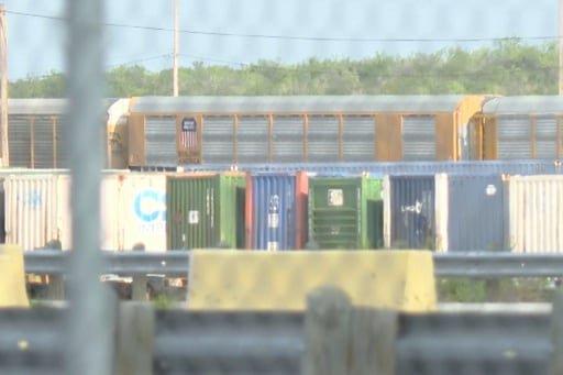 Se trata de cinco hombres y una mujer y el hallazgo ocurrió cerca de la frontera con México