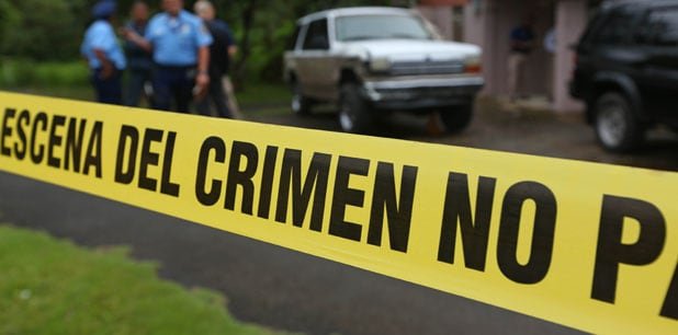 El cuerpo del individuo presentaba heridas de bala, según la Policía