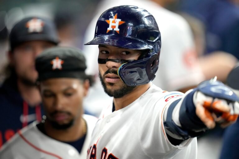 El campocorto puertorriqueño de los Astros de Houston fue sometido a una cirugía para reparar un tendón desgarrado y enfrentará una recuperación de seis a ocho meses