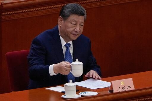 Eileen Wang se le acusó de cumplir instrucciones de funcionarios chinos, como compartir artículos favorables a Beijing, sin notificar previamente al gobierno estadounidense, como exige la ley