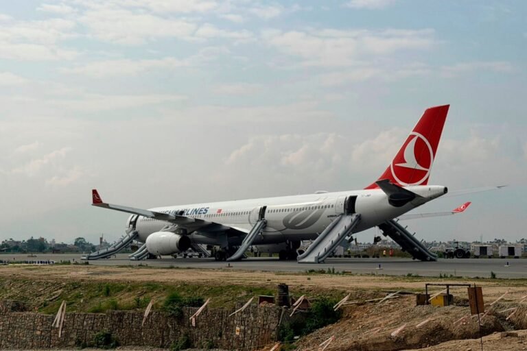 A bordo del Airbus A330 procedente de Estambul viajaban 277 pasajeros y 11 miembros de la tripulación