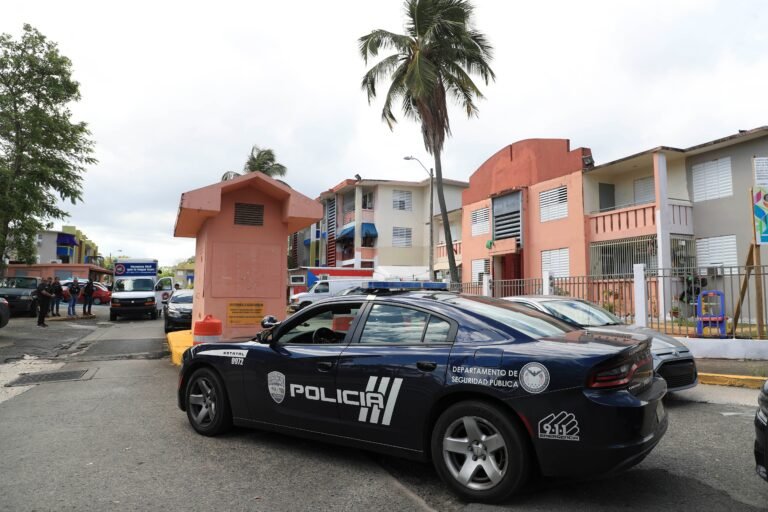 Aunque el arresto fue bajo violaciones a la Ley de Sustancias Controladas, también se le investiga por varios crímenes violentos en la zona metropolitana