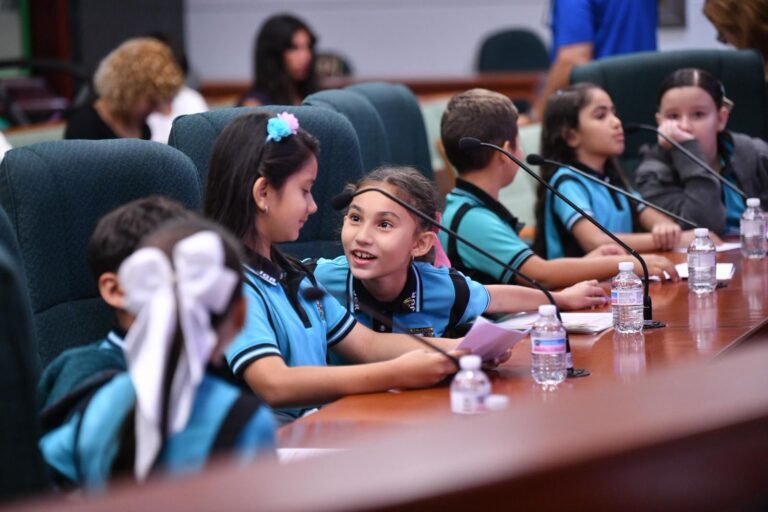 Los pequeños, de tercer grado, abogaron ante la Cámara de Representantes por el establecimiento de un sistema de alerta uniforme en el Departamento de Educación
