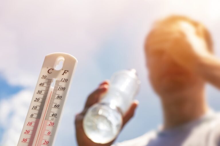Las temperaturas deben alcanzar los altos 80 o los bajos 90 grados Fahrenheit en algunas zonas más urbanas