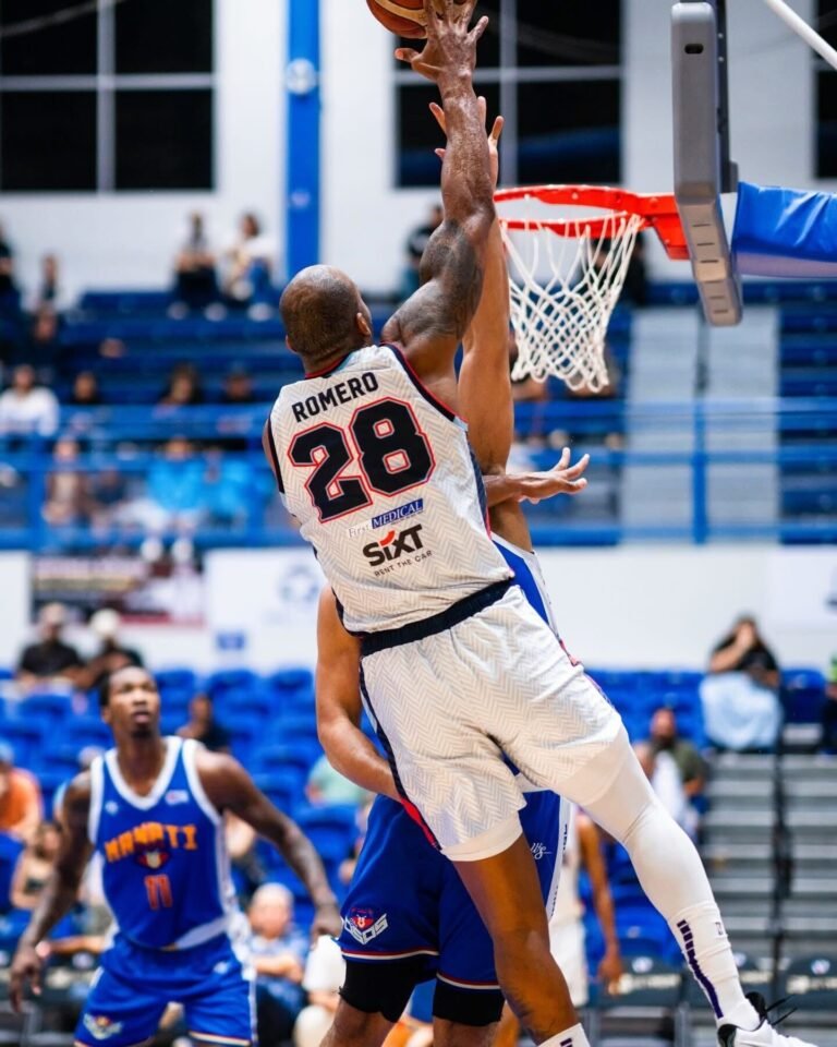 En Aguada, los Santeros arribaron los 10 triunfos superando a los Leones de Ponce