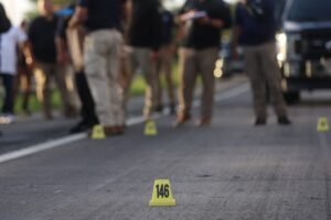Los crímenes se reportaron entre la noche del viernes y la mañana del sábado. Una mujer también resultó herida de bala