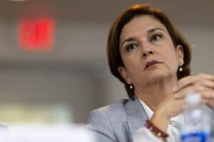 La mandataria subrayó que el nivel de las asignaciones que el recibe centro docente queda en manos de la Junta Fiscal