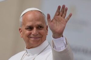 El Vaticano establece un grupo de estudio sobre la IA y prepara su primera encíclica, enfocada en la ética y la dignidad humana