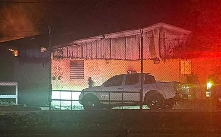 El siniestro se registró en una cuadra de la instalación en la noche del sábado