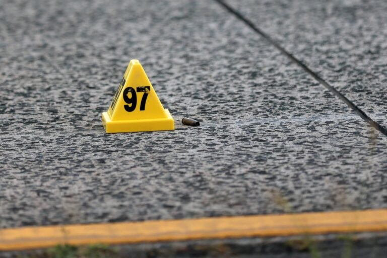 La Policía llego a al zona de la avenida Las Cumbres tras ser alertada por un tiroteo