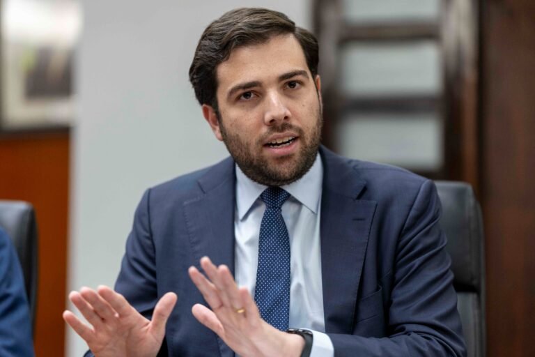 querella Sebastián Negrón