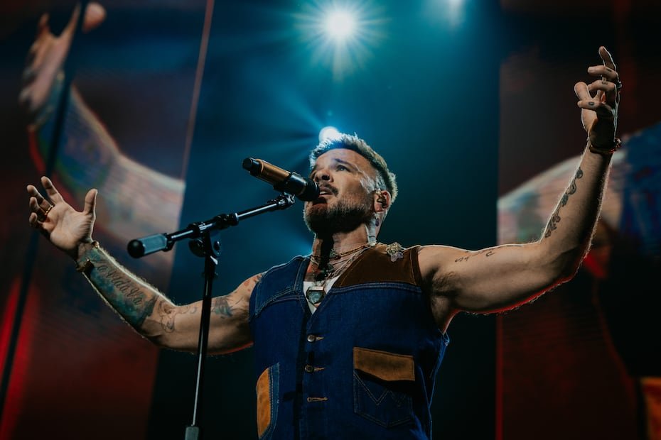 Pedro Capó culminó la noche del domingo, 8 de febrero su gira “Pedro Capó Tour” con un concierto que marcó su regreso al Coliseo de Puerto Rico José Miguel Agrelot.