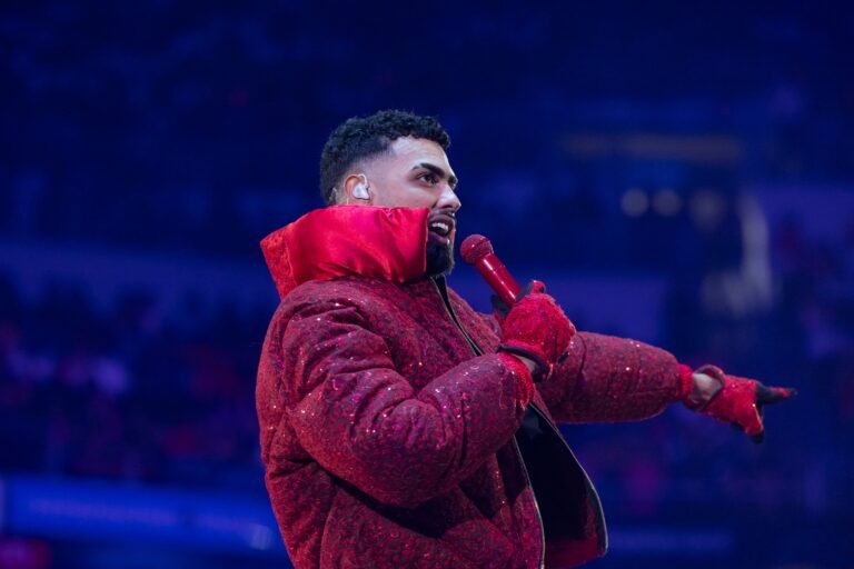 Jay Wheeler se lleva el premio como Artista Pop Masculino en los Premios Tu Música Urbano Mix 2026.