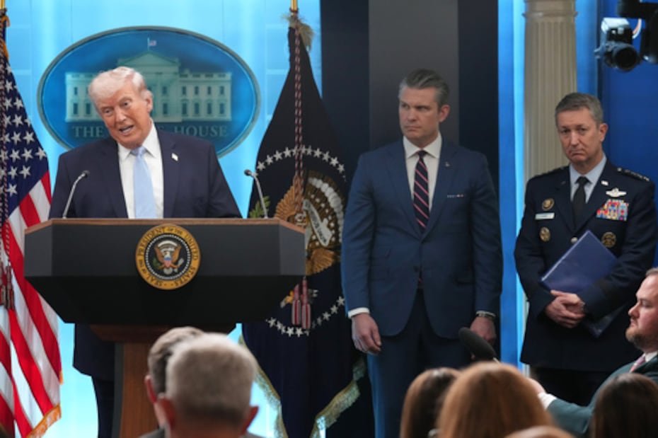En su conferencia de prensa del lunes, el presidente estadounidense amenazó con volar todos los puentes y centrales eléctricas de Irán, una declaración de tal alcance que algunos expertos en derecho militar dijeron que podría constituir un crimen de guerra.