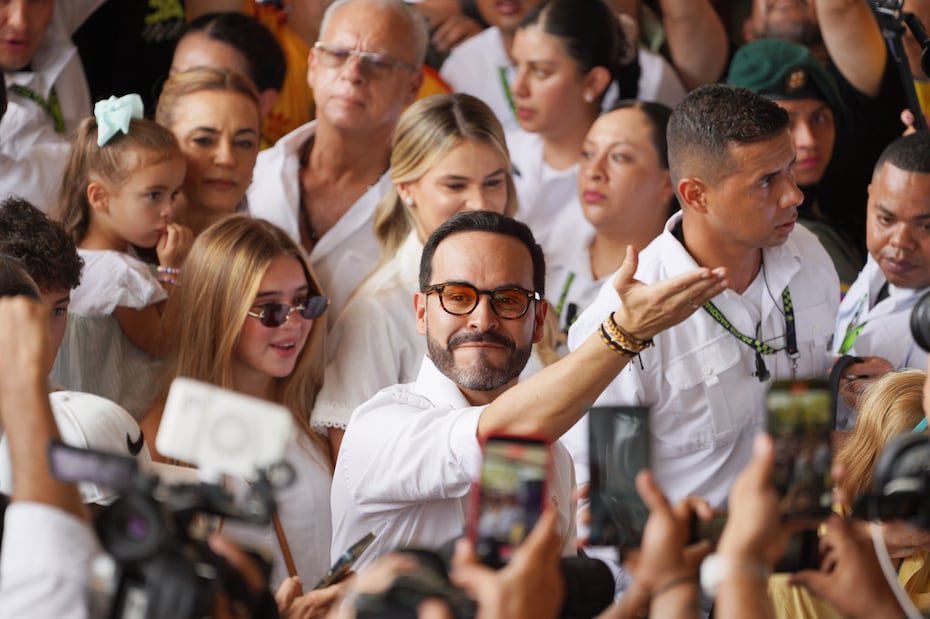 Si ningún candidato obtiene al menos el 50% de los votos -algo extremadamente raro en Colombia-, los dos más votados se enfrentarán a una segunda vuelta en junio.