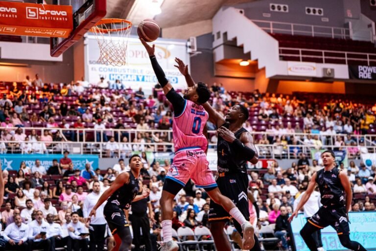 Los Leones de Ponce lograron vencer a los Capitanes de Arecibo con marcador 101-92 tras revertir una desventaja inicial.