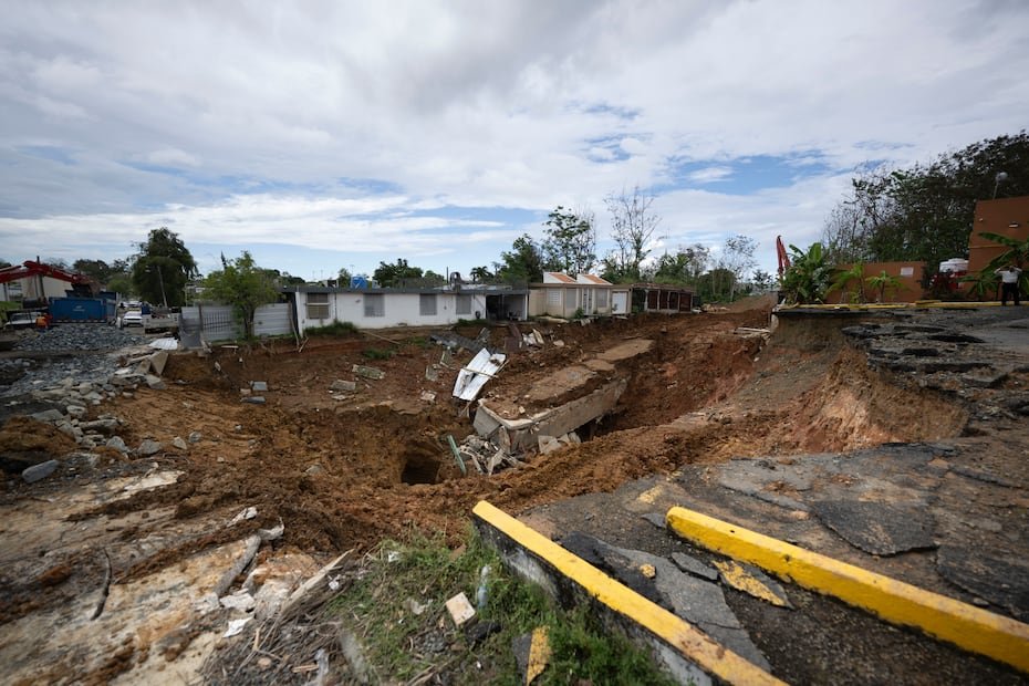 La AAA se moverá a una próxima fase en la que trabajarán con acero para construir un “puente invertido” sobre la tubería, que refuerce la infraestructura y evite que colapse nuevamente ante otro deslizamiento.