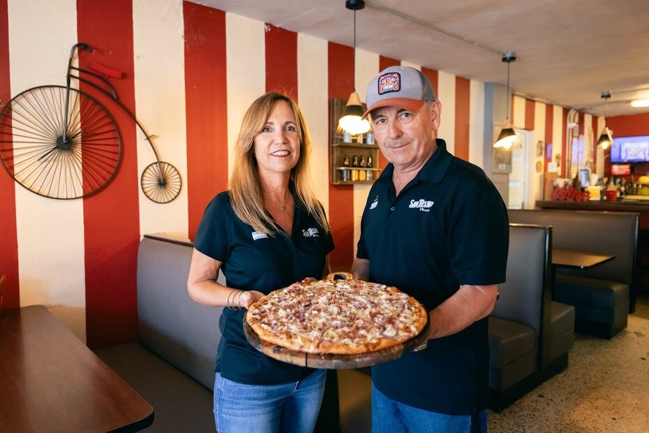 El sueño siempre estuvo. Hasta que a Omar Gamero y Marilú Álvarez Morell se les dio la oportunidad de abrir una pizzería que combina los sabores boricuas y argentinos.