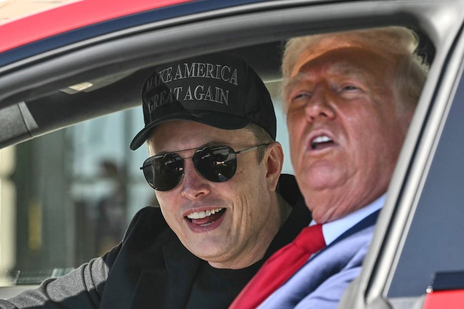 El presidente señaló que Musk era un “patriota” y anunció que incluso había comprado uno de sus automóviles, en lo que representa una muestra de apoyo que puede haber contribuido a que las acciones de Tesla cerraran la jornada al alza tras el desplome sufrido un día antes.