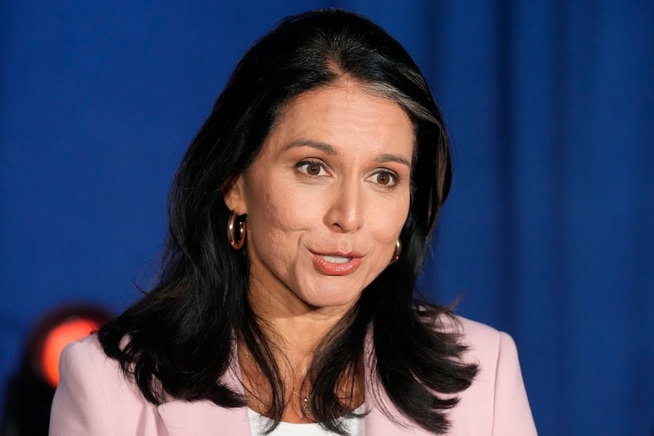 Tulsi Gabbard renunció en mayo como directora de Inteligencia Nacional del presidente, diciendo que necesitaba apartarse mientras su esposo combate el cáncer.