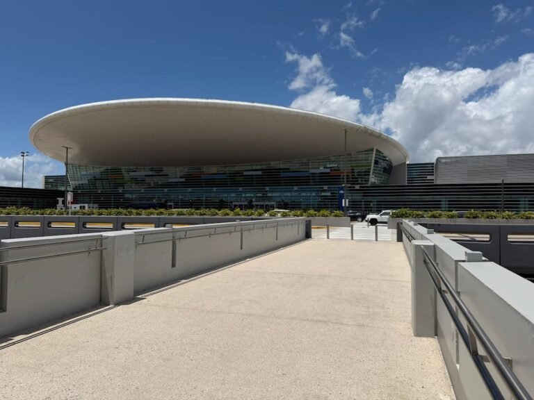 puente aeropuerto Luis Muñoz Marín