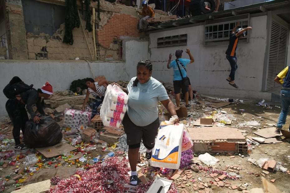 Hasta la madrugada del 25 de junio de 2026, se habían registrado 138 réplicas, lo que obligó al gobierno a declarar algunos lugares zonas de desastre, incluyendo al estado de La Guaira.