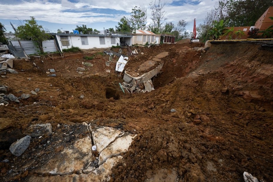 En cuanto a la estructura de refuerzo, indicó que el “puente invertido” se construirá directamente sobre la tubería de 36 pulgadas, mediante una excavación en la que se colocarán vigas de acero que quedarán bajo el asfalto para sostener la infraestructura.