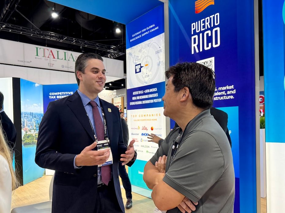 En representación del gobierno de Puerto Rico asistió Roberto Lefranc Fortuño, subsecretario del Departamento de Desarrollo Económico y Comercio (DDEC) y director de la Compañía de Fomento Industrial (Pridco).