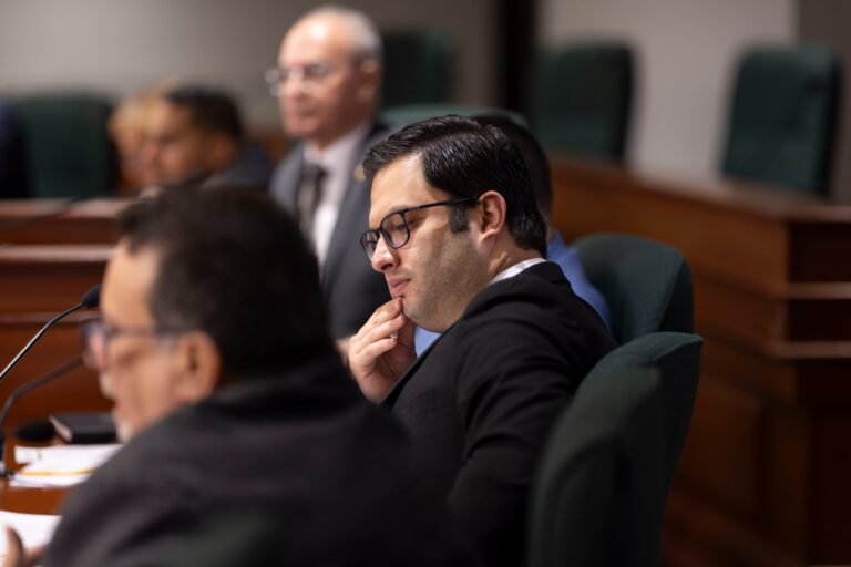 La Cámara de Representantes solicita abrir la investigación de supuestas irregularidades en el DDEC.