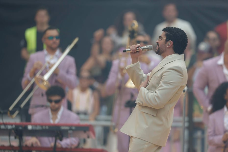 El espectáculo se divide en tres enérgicas partes donde se integra la plena, la salsa, la bomba, el reguetón y el trap.