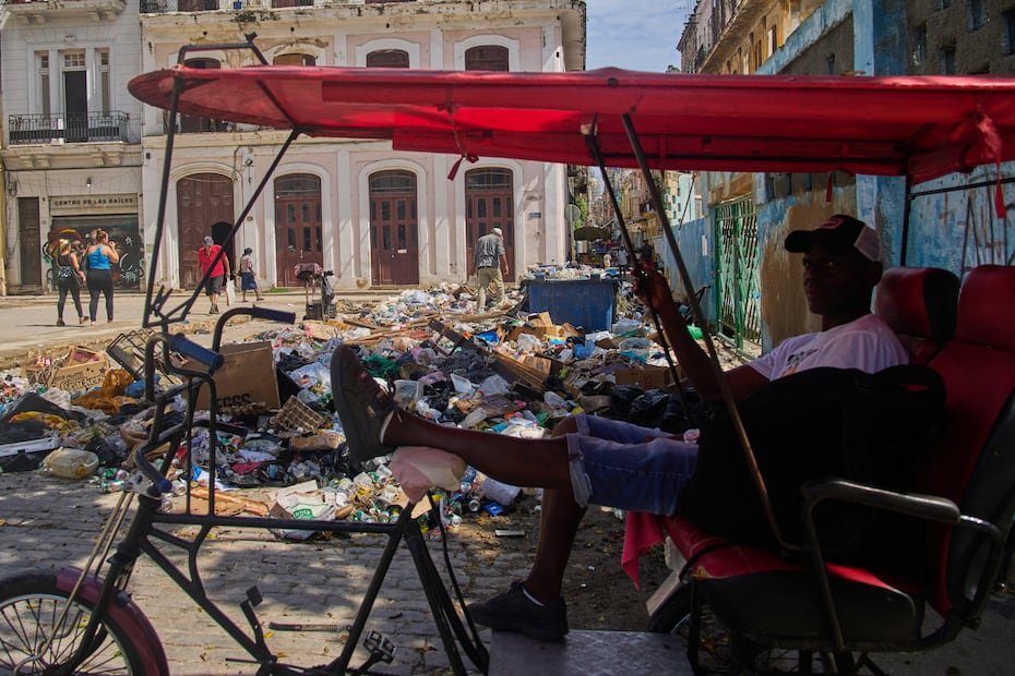 Y si la situación es mala ahora, los vecinos temen que empeore en los próximos meses con el calor y los aguaceros de la temporada ciclónica, que comenzó el 1 de junio y se extenderá hasta noviembre.