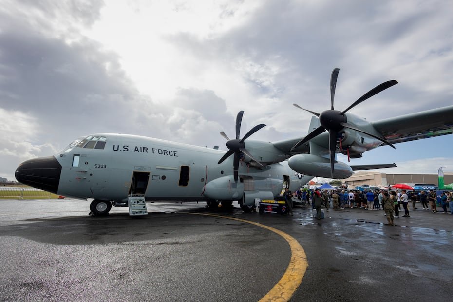 Personas de todas las edades pudieron conocer de cerca la aeronave, aprender sobre su operación y comprender el papel que desempeña en los pronósticos y la protección de vidas durante emergencias.