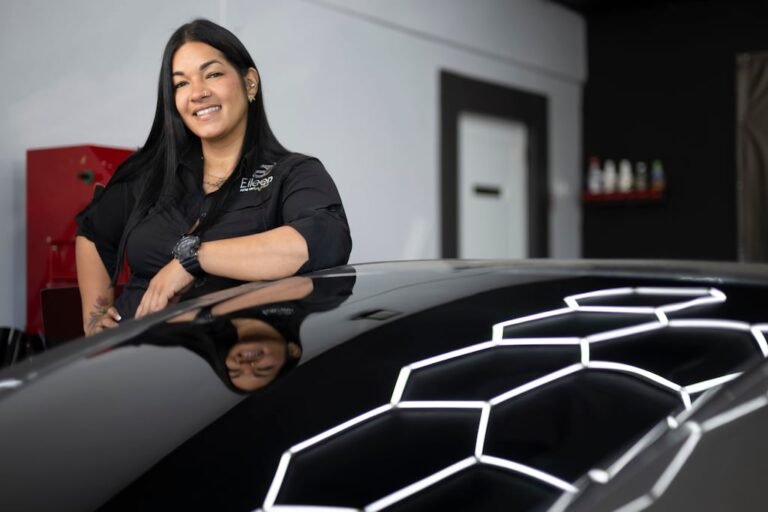 Eileen Carrero tintes de autos