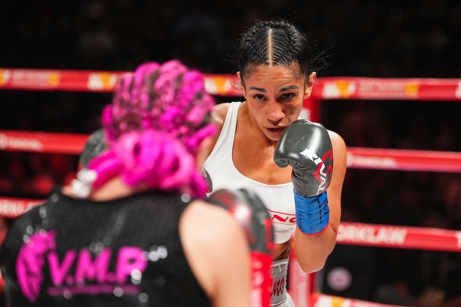 Amanda Serrano mejoró su récord a 49-4-1, 32 KO's.