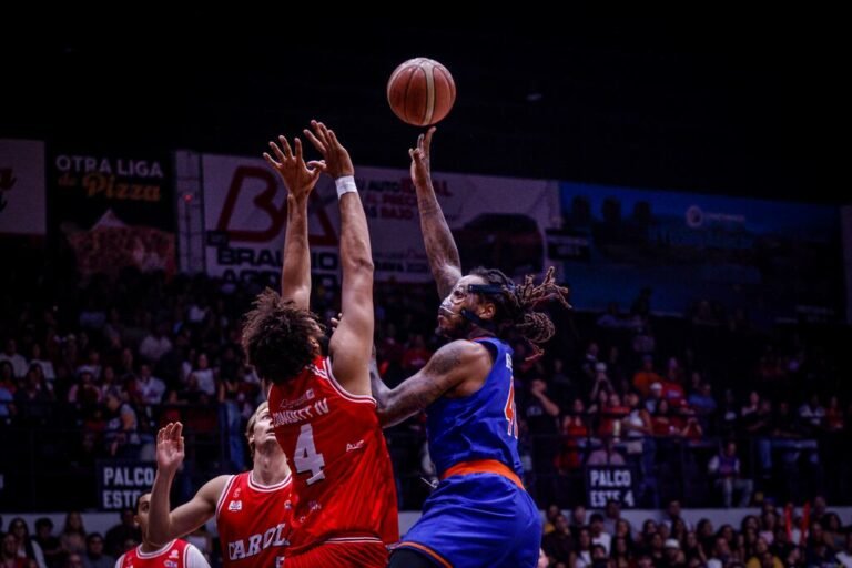 Gigantes y Cangrejeros