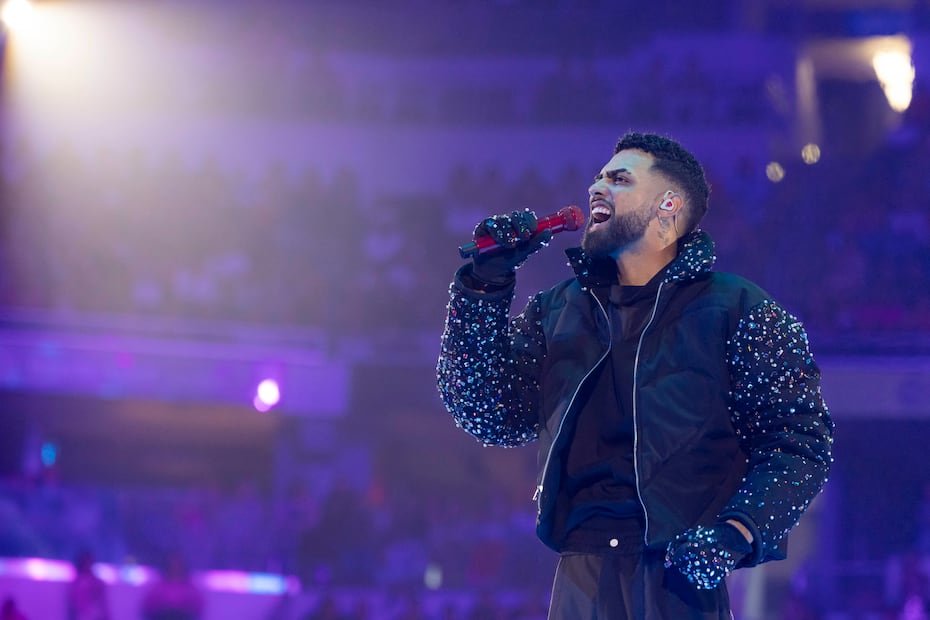 Temas como "Sin censura", "No te enamores" y "Pacto" formaron parte del repertorio que se presentó en el concierto, que también contó con una transmisión en vivo.