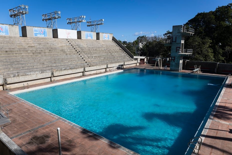 Las piscinas del complejo deportivo fueron declaradas fuera de operación por condiciones de salubridad.