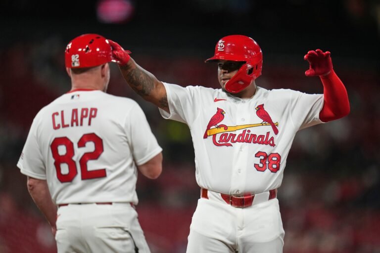 Alec Burleson y Andre Pallante lideran a los Cardinals en una victoria 5-3 sobre los Rangers.