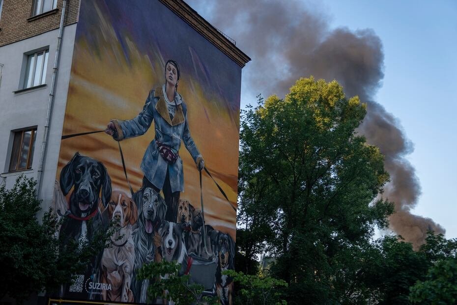 El alcalde de Kiev, Vitalii Klitschko, anunció que el miércoles sera el día oficial de luto . (AP Photo/Alex Babenko)