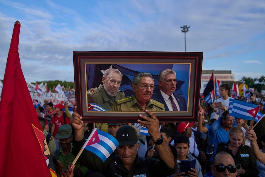 En el tiempo en que Raúl dirigió a Cuba de forma provisional se destacaron aumentos de la economía y el debate masivo incitado por él mismo hacia los problemas de la nación que derivó en planteamientos públicos de la población a partir del 26 de julio de 2007.