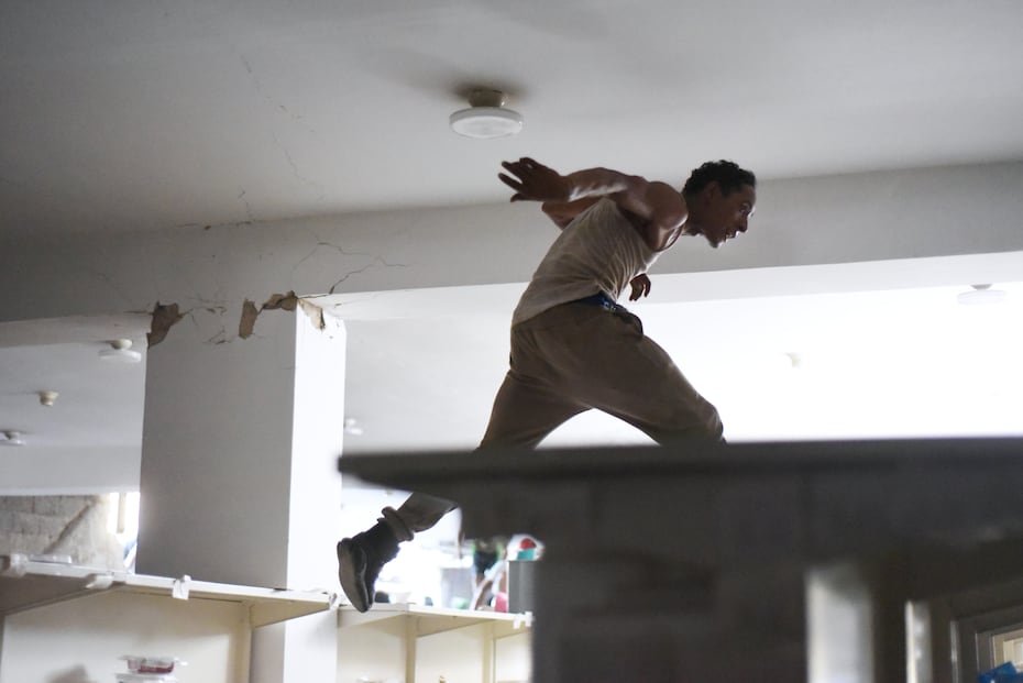 La desesperación por la falta de servicios eseneciales como agua, alimentos y electricidad comenzó a sentirse en las calle de La Guaira tras los dos fuertes terremotos del 24 de junio de 2026.