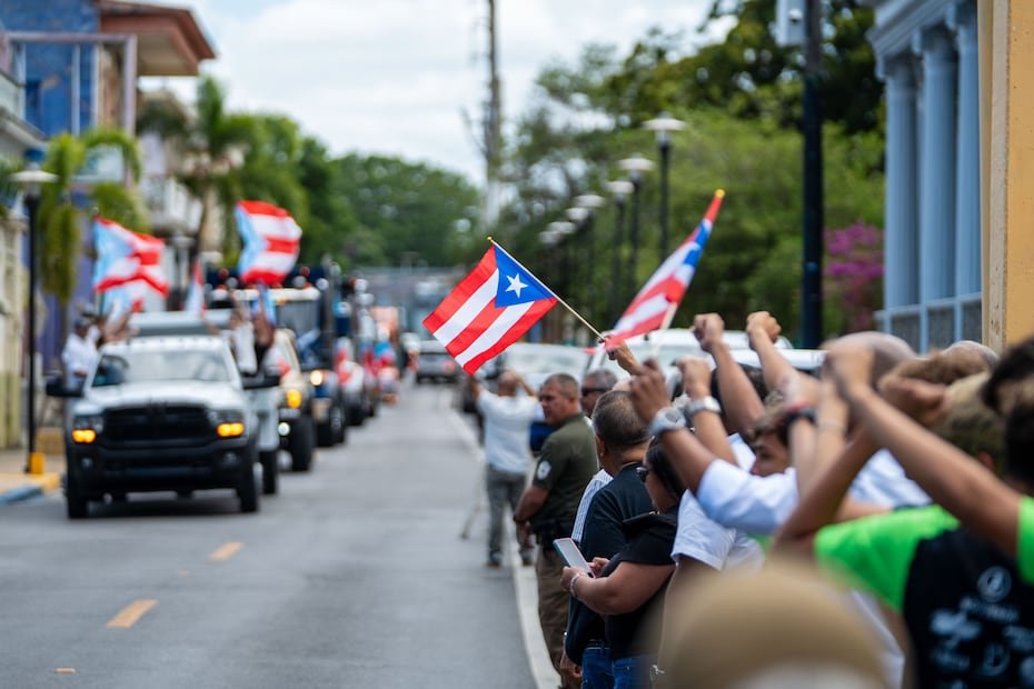 “Su familia, sus comunidades y Puerto Rico entero exigen respuestas claras”, agregó.